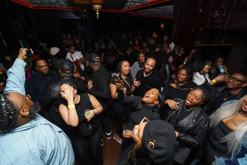 Roses, Rosé & R&B Karaoke Valentine’s Party